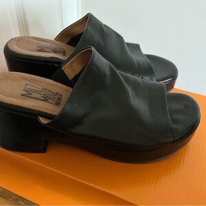 Miz Mooz Gwen Black Leather Heeled Slide, Size 36